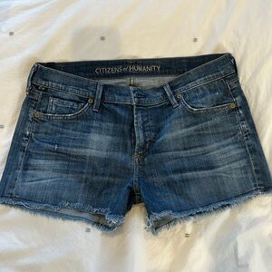 Citizen for Humanity Jean shorts
Denim shorts
Size 29